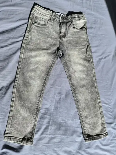 Jeans gris desgastado - miniatura 4