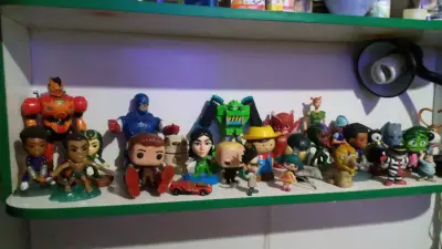 Caja de juguetes variados - miniatura 2