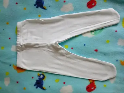 Leggings de bebé blancos - miniatura 2