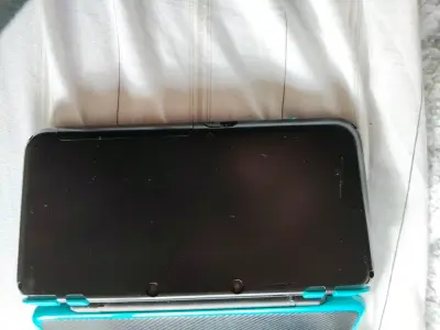 New Nintendo 2DS XL - miniatura 4