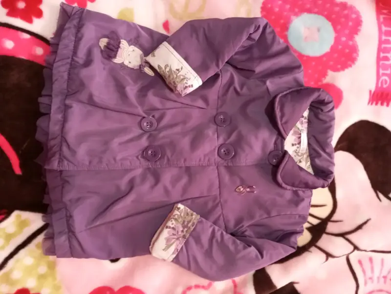 Chaqueta infantil morada con bordado - 1