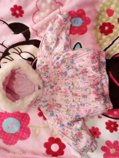 Chaqueta infantil morada con bordado - miniatura 3