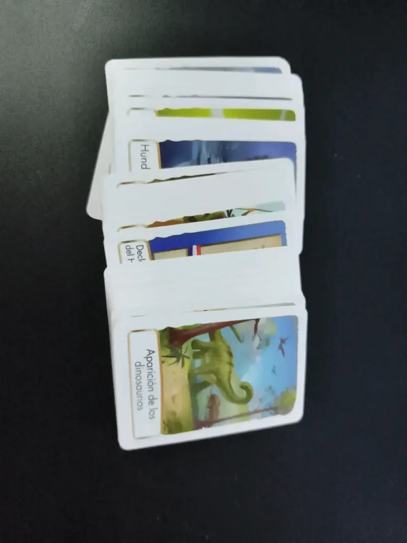 Juego de cartas Timeline Poket - 2