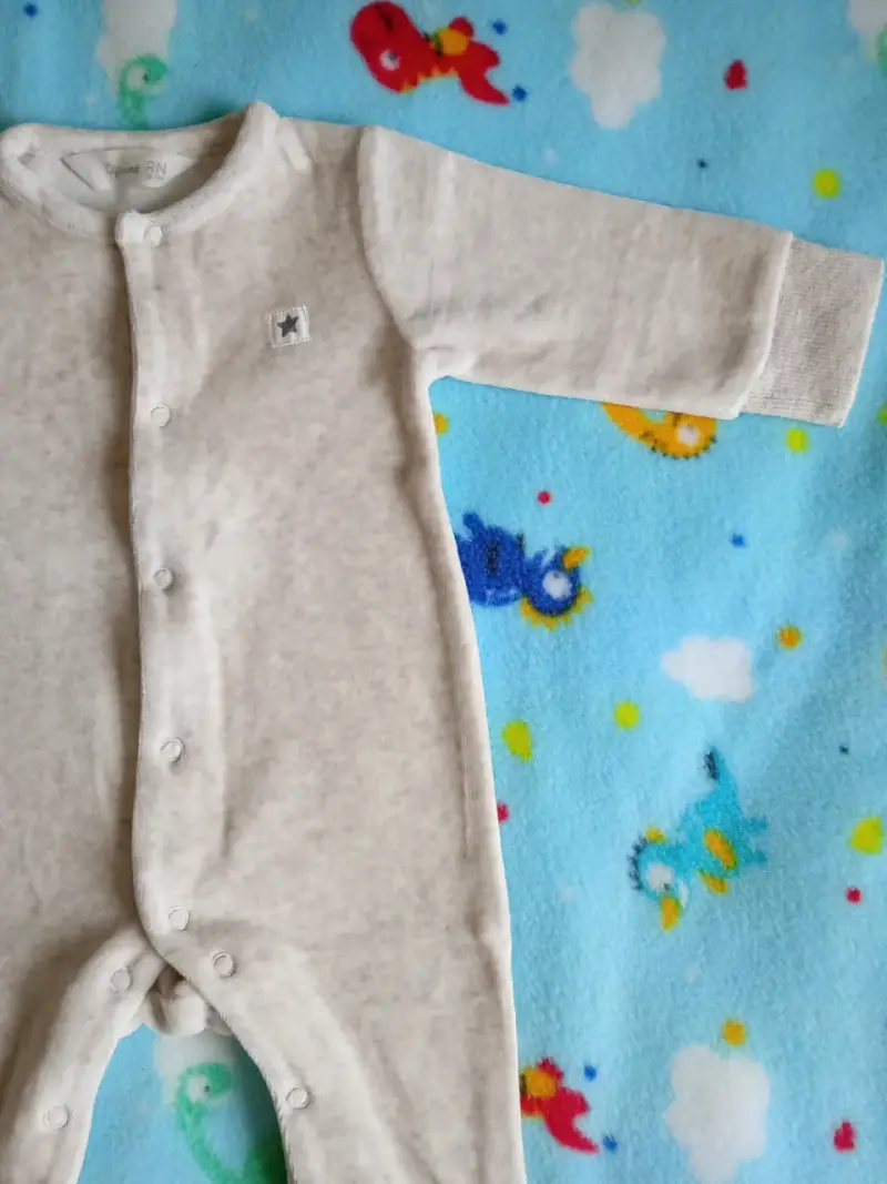 Pijama enterito beige bebé - 3