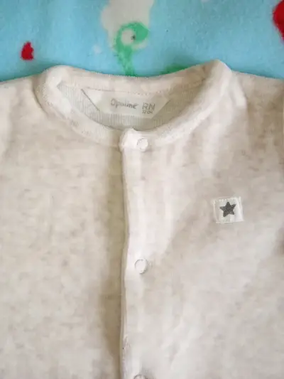 Pijama enterito beige bebé - miniatura 5