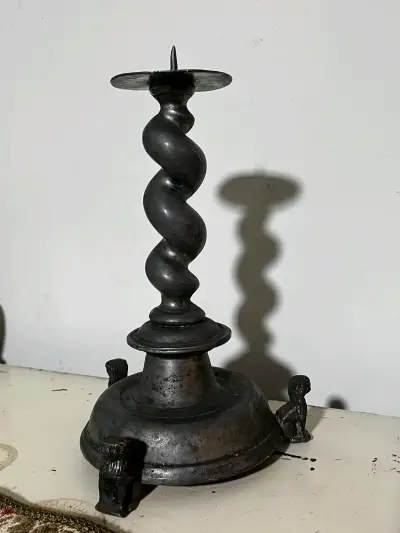 Candelabro antiguo de peltro - miniatura 5