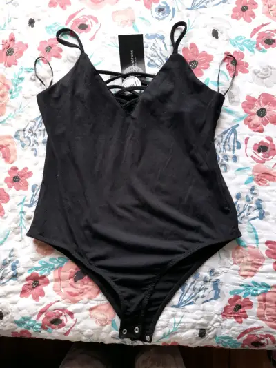 Body negro con tirantes - miniatura 1