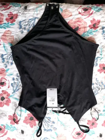 Body negro con tirantes - miniatura 2