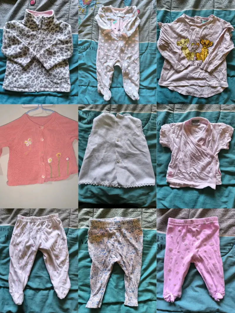 Ropa de bebé variada - 1