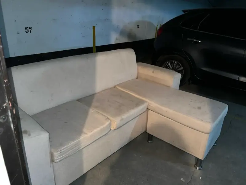 Sofá seccional beige usado - 1