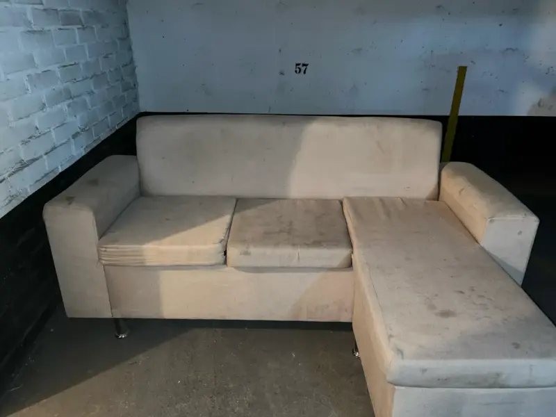 Sofá seccional beige usado - 2
