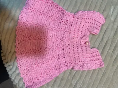 Vestido tejido para niña - miniatura 2