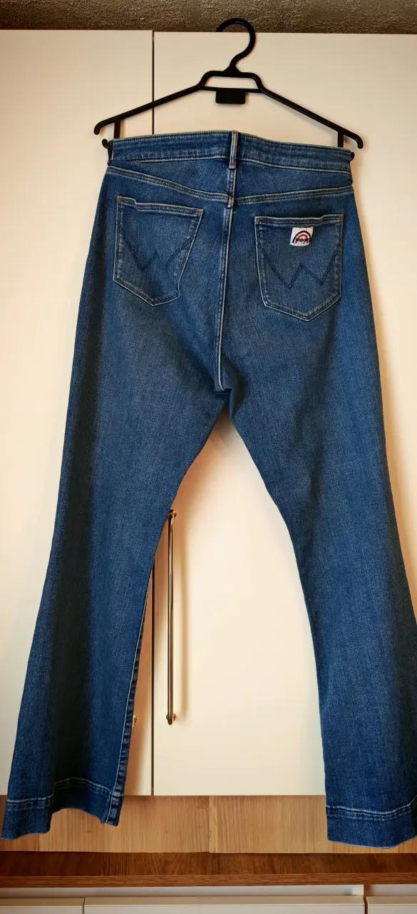 Jeans Wrangler azul recto - 3