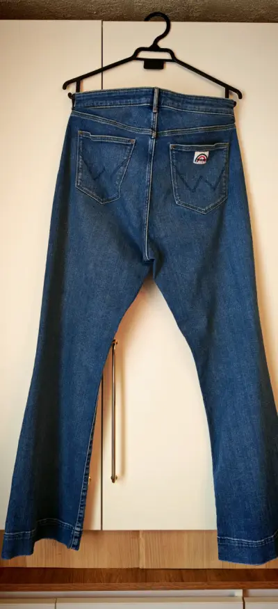 Jeans Wrangler azul recto - miniatura 3