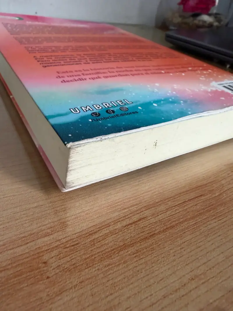 Libro 'Malibú Renace' de T. Jenkins Reid - 3
