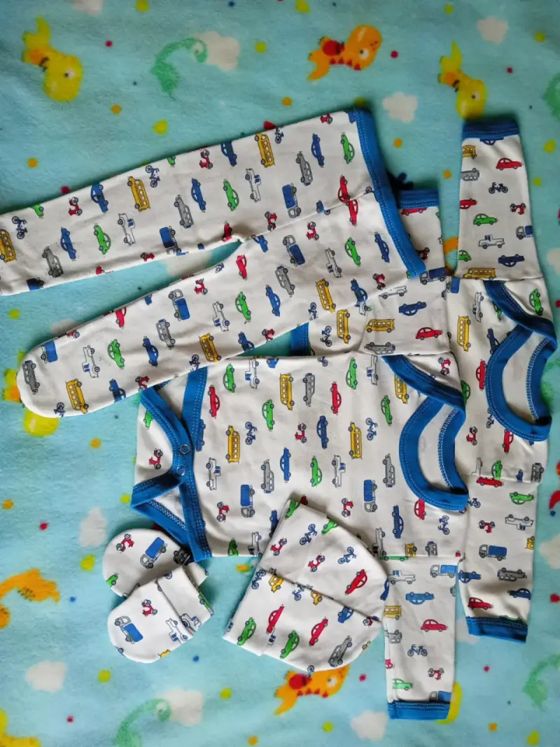 Conjunto de ropa para bebé - 1
