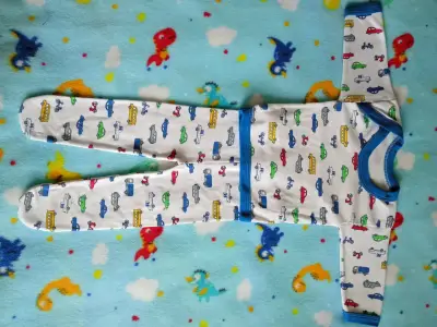 Conjunto de ropa para bebé - miniatura 4
