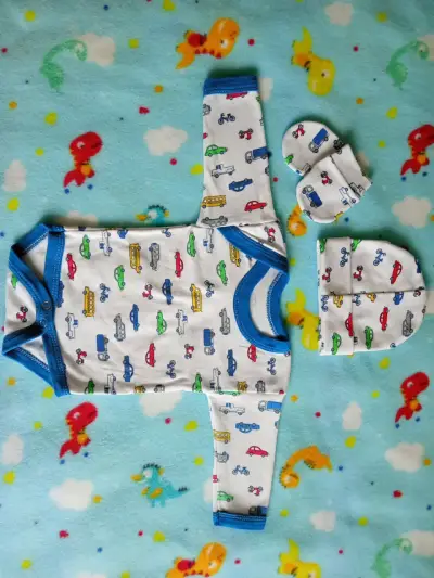 Conjunto de ropa para bebé - miniatura 5