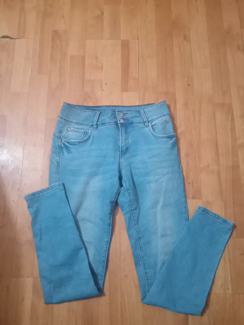 Jeans azul claro mujer