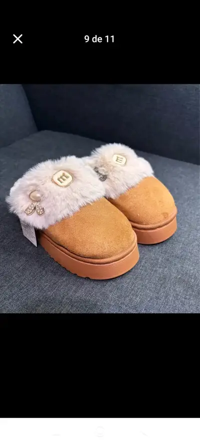 Pantuflas rosadas con peluche - miniatura 2