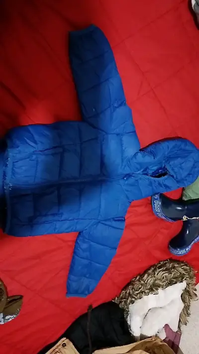 Chaqueta azul acolchada para niño - miniatura 1