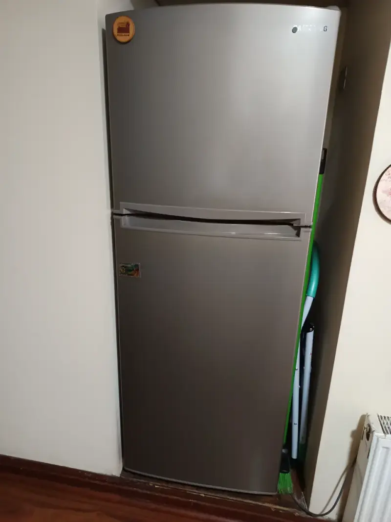 Refrigerador con freezer integrado - 2