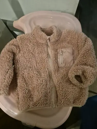 Chaqueta polar rosada para niña - miniatura 3
