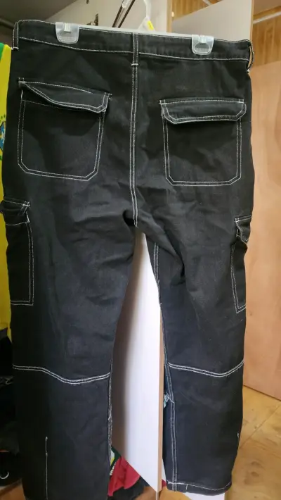 Pantalón cargo negro holgado - miniatura 2