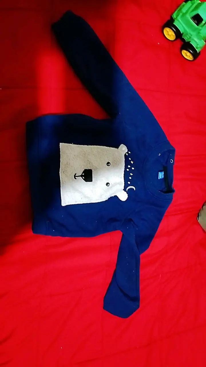 Polerón infantil con oso polar azul