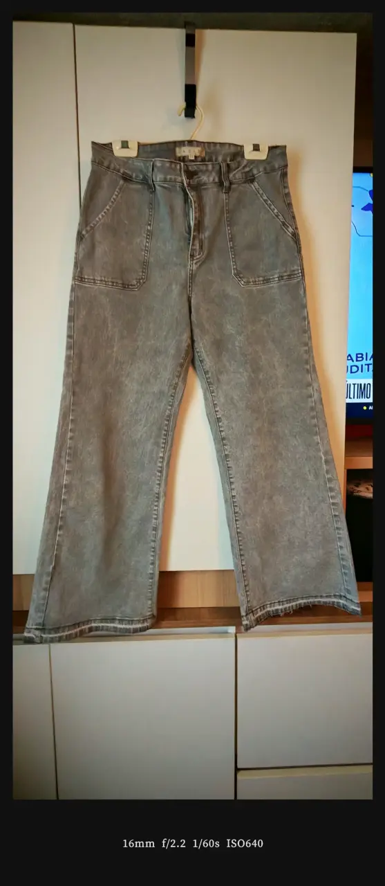 Pantalones grises de mezclilla - 1