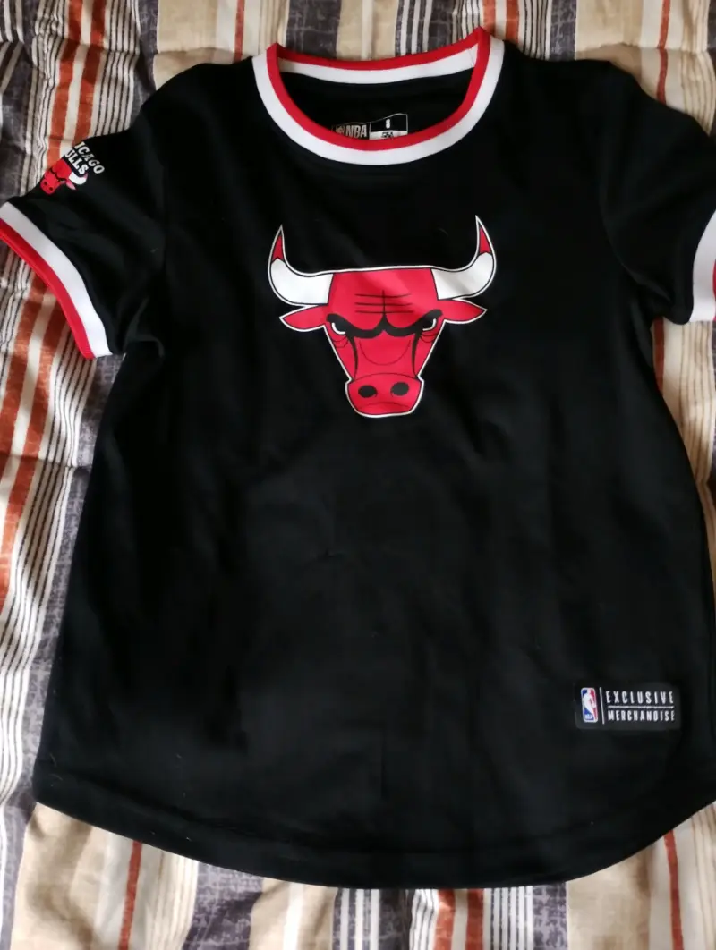 Polera NBA Chicago Bulls negra