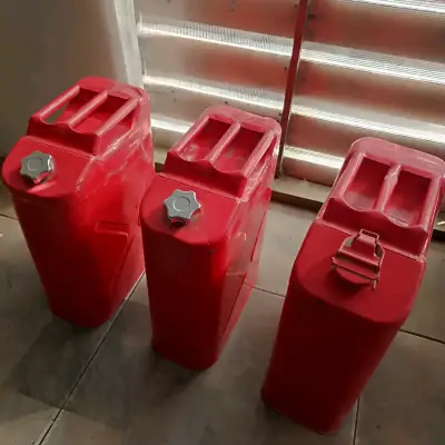 Bidones de combustible metalico - miniatura 1