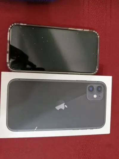 iPhone con caja original - miniatura 1