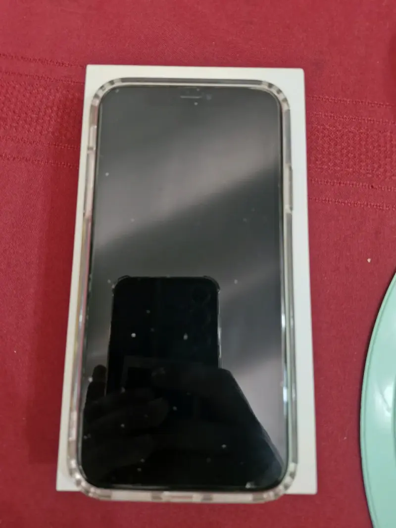 iPhone con caja original - 3