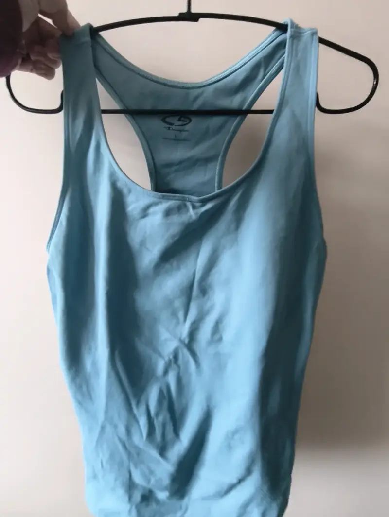 Polera deportiva azul sin mangas - 1