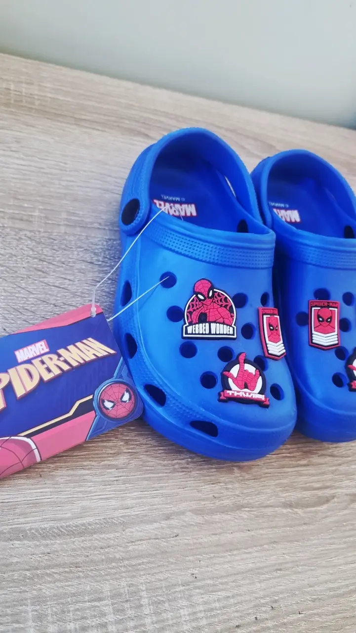 Zapatos azules con diseño infantil - 3