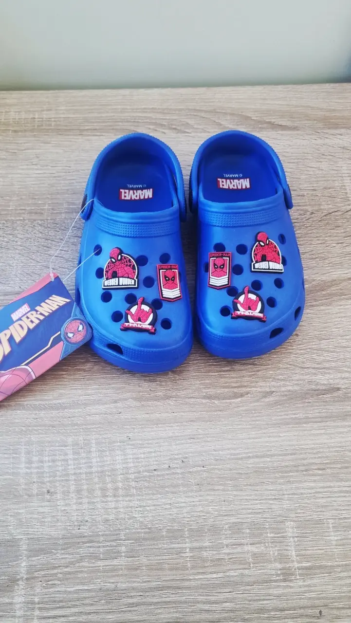 Zapatos azules con diseño infantil - 4