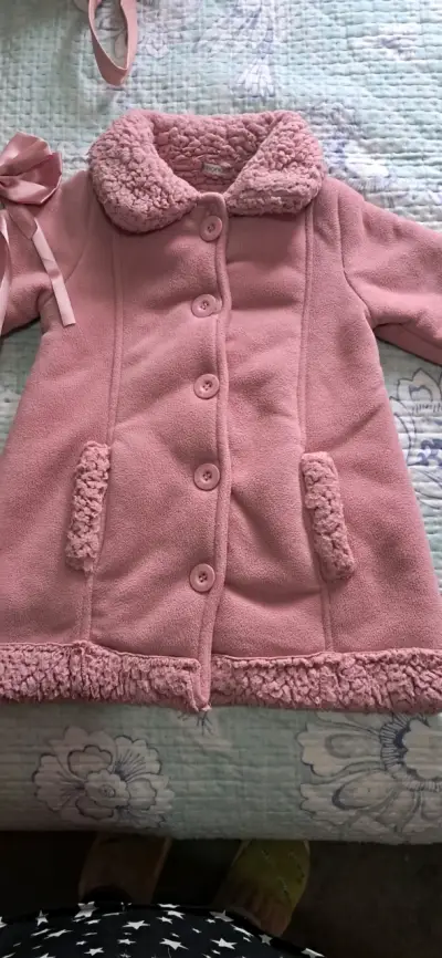 Abrigo rosado para niña - miniatura 3