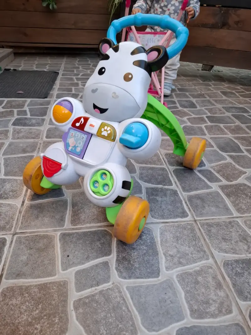 Andador infantil con figura de cebra - 2
