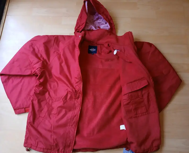 Chaqueta roja nueva con etiqueta - 3