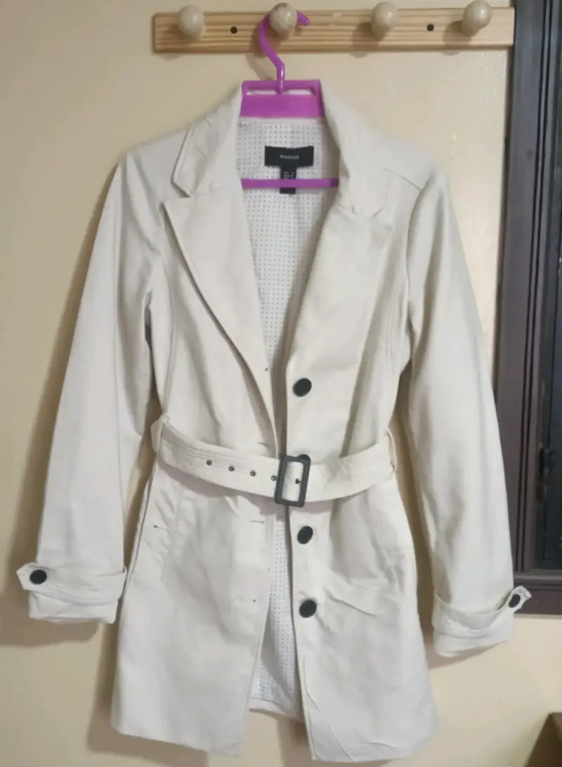 Trench con cinturón Mango - 1
