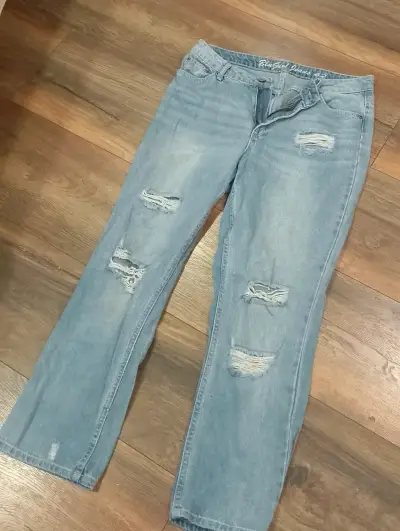 Jeans celestes rasgados - miniatura 1