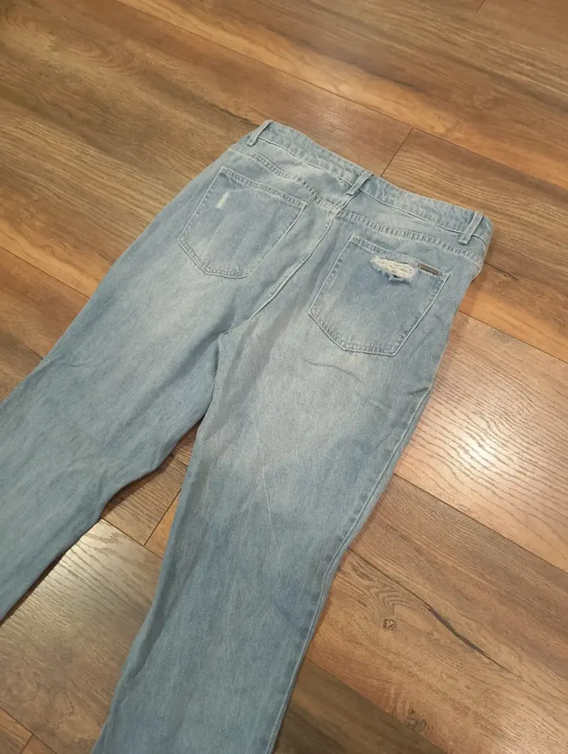 Jeans celestes rasgados - 3