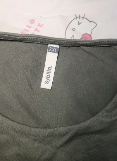 Polera verde oliva - miniatura 2