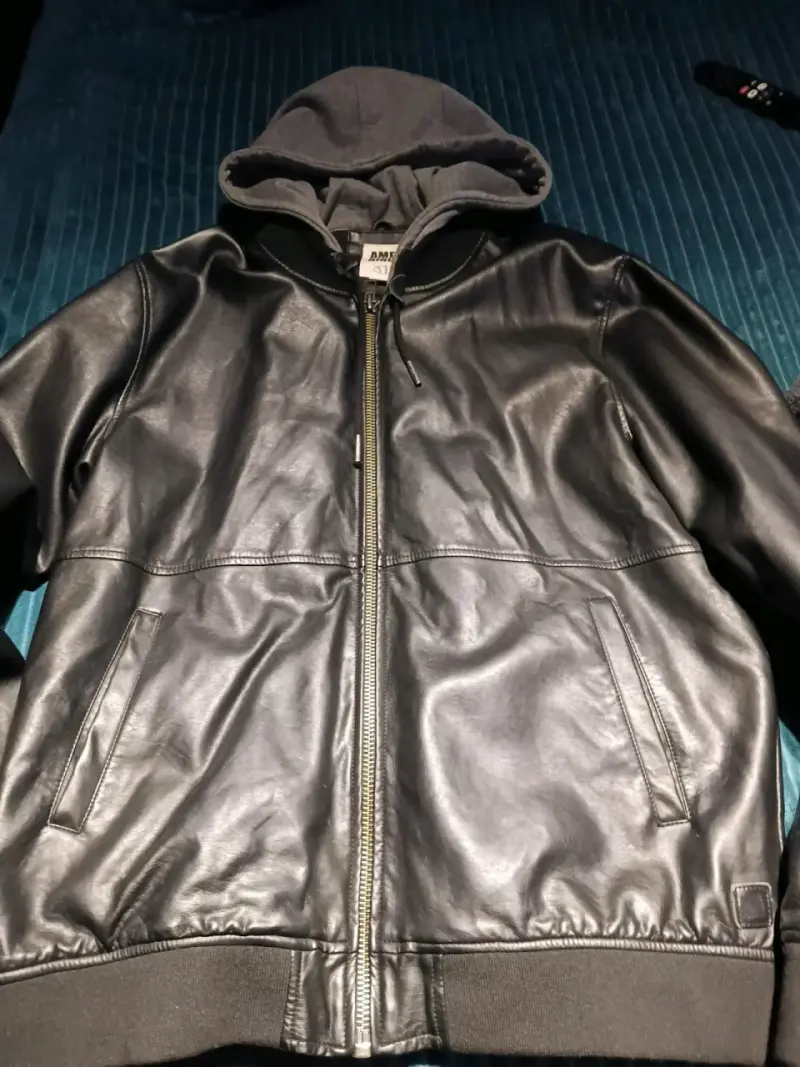 Chaqueta de cuero con capucha - 1