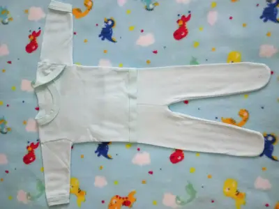 Ropa de bebé celeste claro - miniatura 2