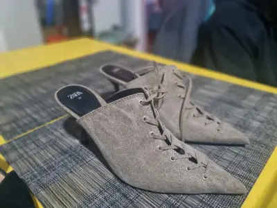 Zapatos taco aguja beige Zara - miniatura 2
