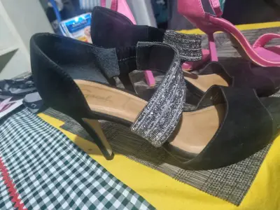 Tacones negros con detalles brillantes Gacel - miniatura 1