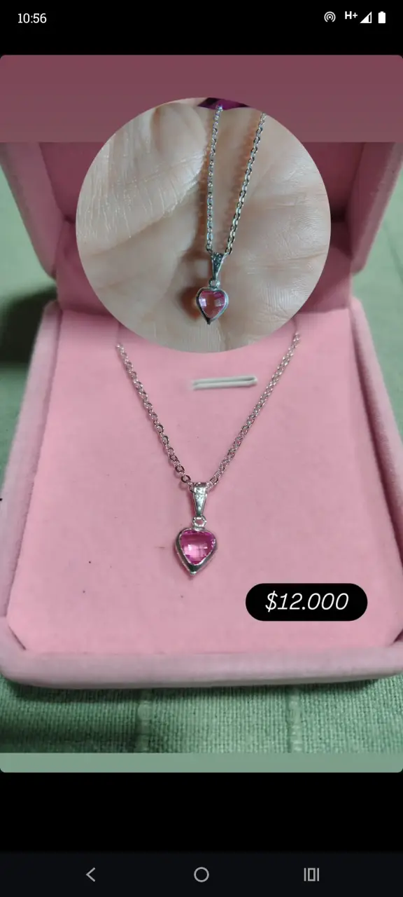 Collar con dije de corazón rosa