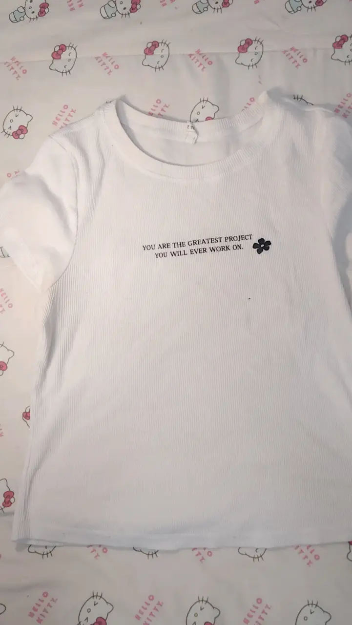Polera blanca con estampado negro - 1